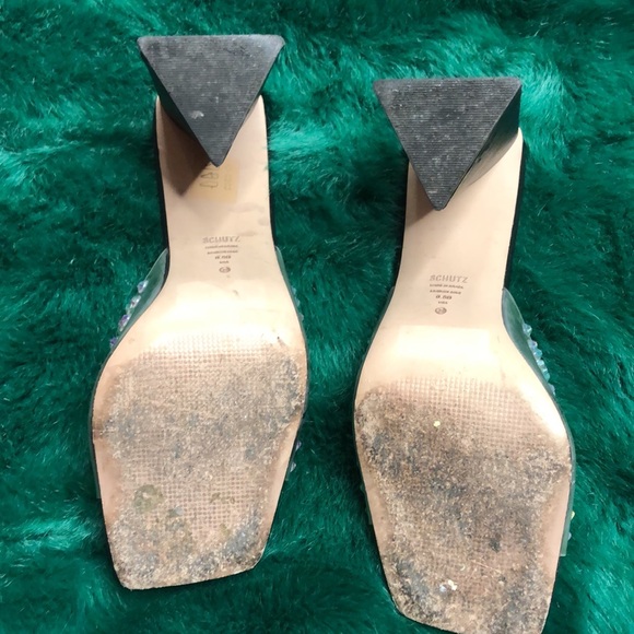 High Heels - Picture 4 of 6